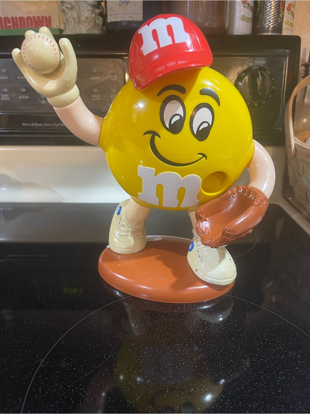 1995 M&M's Limited Edition Sports Baseball Player Candy Dispenser Rare Yellow